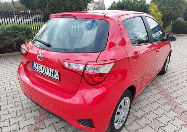 Toyota Yaris cena 32900 przebieg: 176766, rok produkcji 2017 z Tychy małe 67